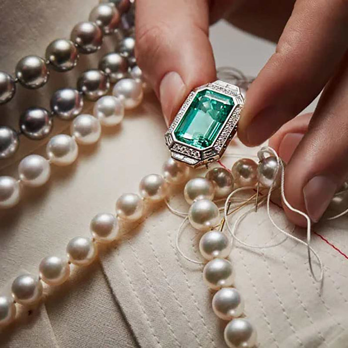 Pure Pearls Weekly Newsletter: Gazing at Glam - Cate Blanchette's Tahitian Pearl Necklace ✨👀✨
