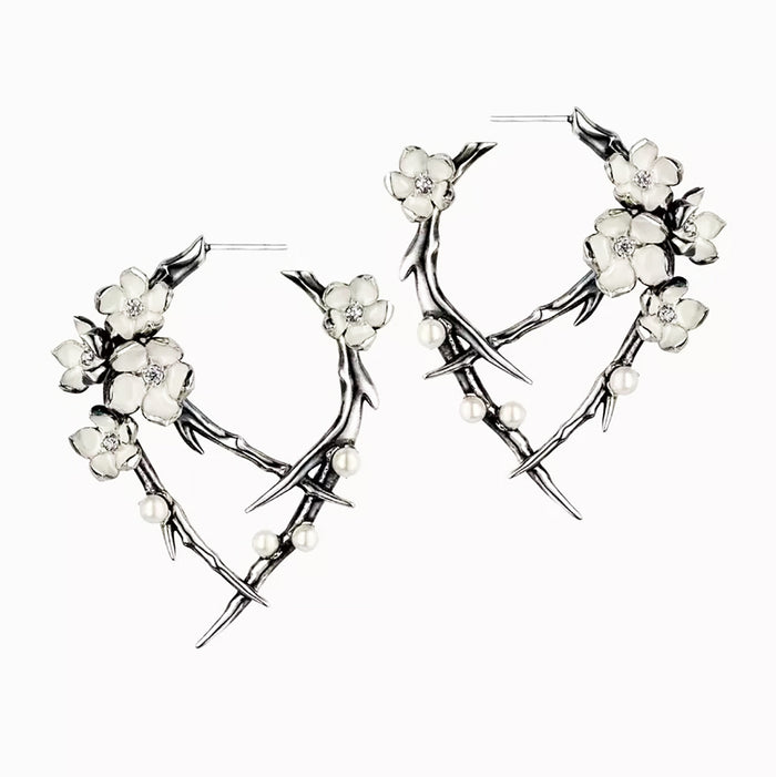 Pure Pearls Weekly News Updates: Saltwater vs Freshwater FAQs - Friday, April 1st