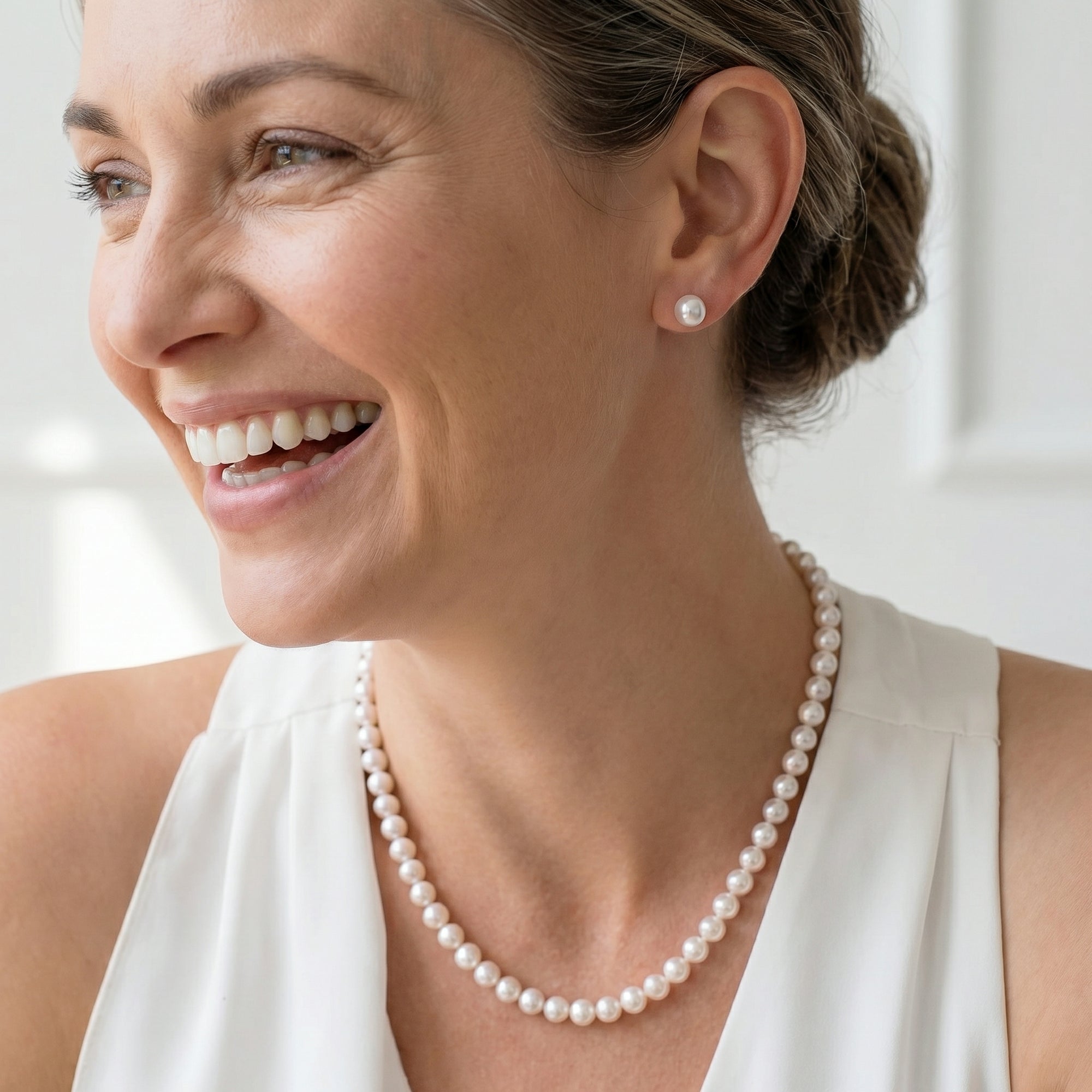 White Japanese Hanadama Akoya Pearl Necklace, 7.0-7.5mm