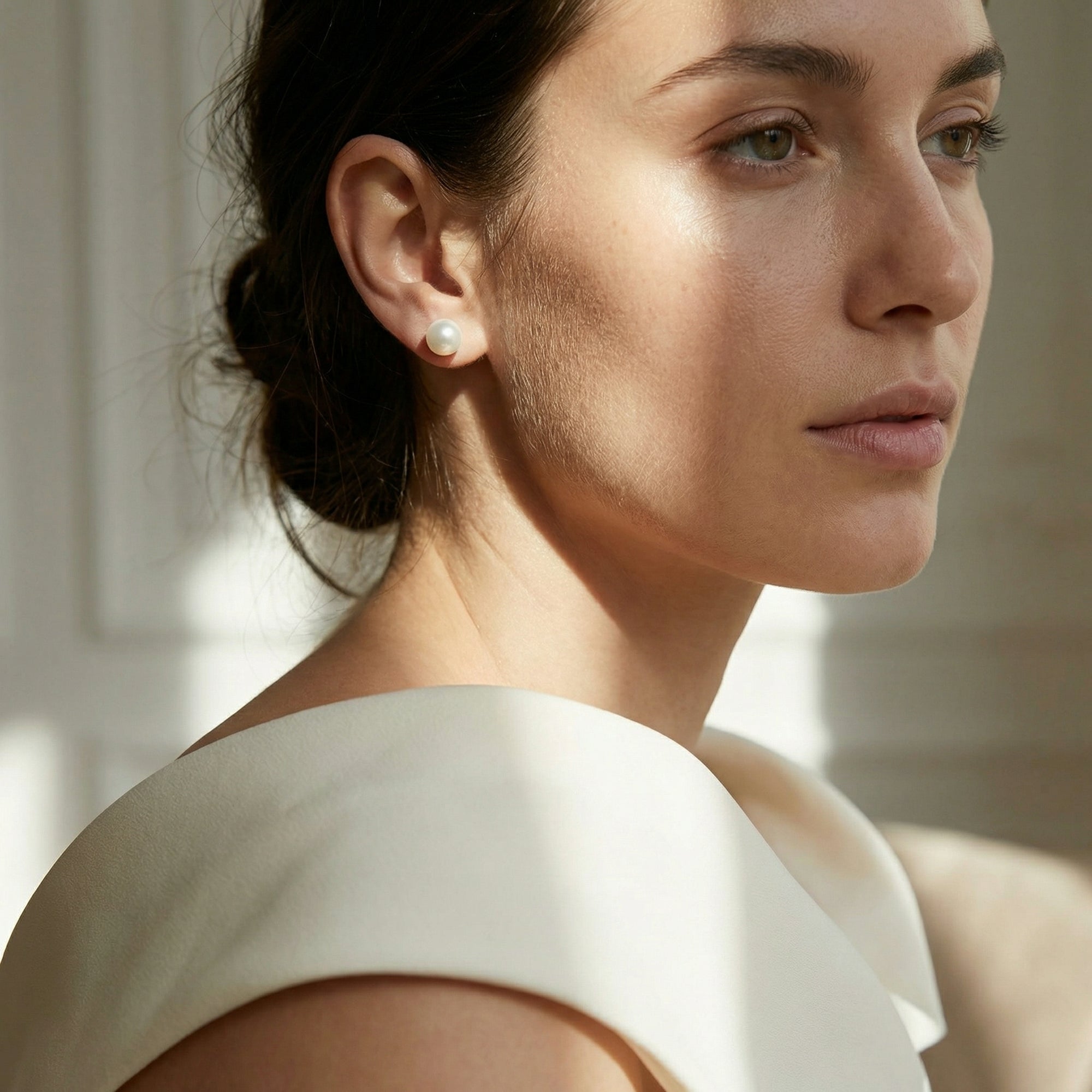 5.5-6.0mm White Akoya Round Pearl Stud Earrings