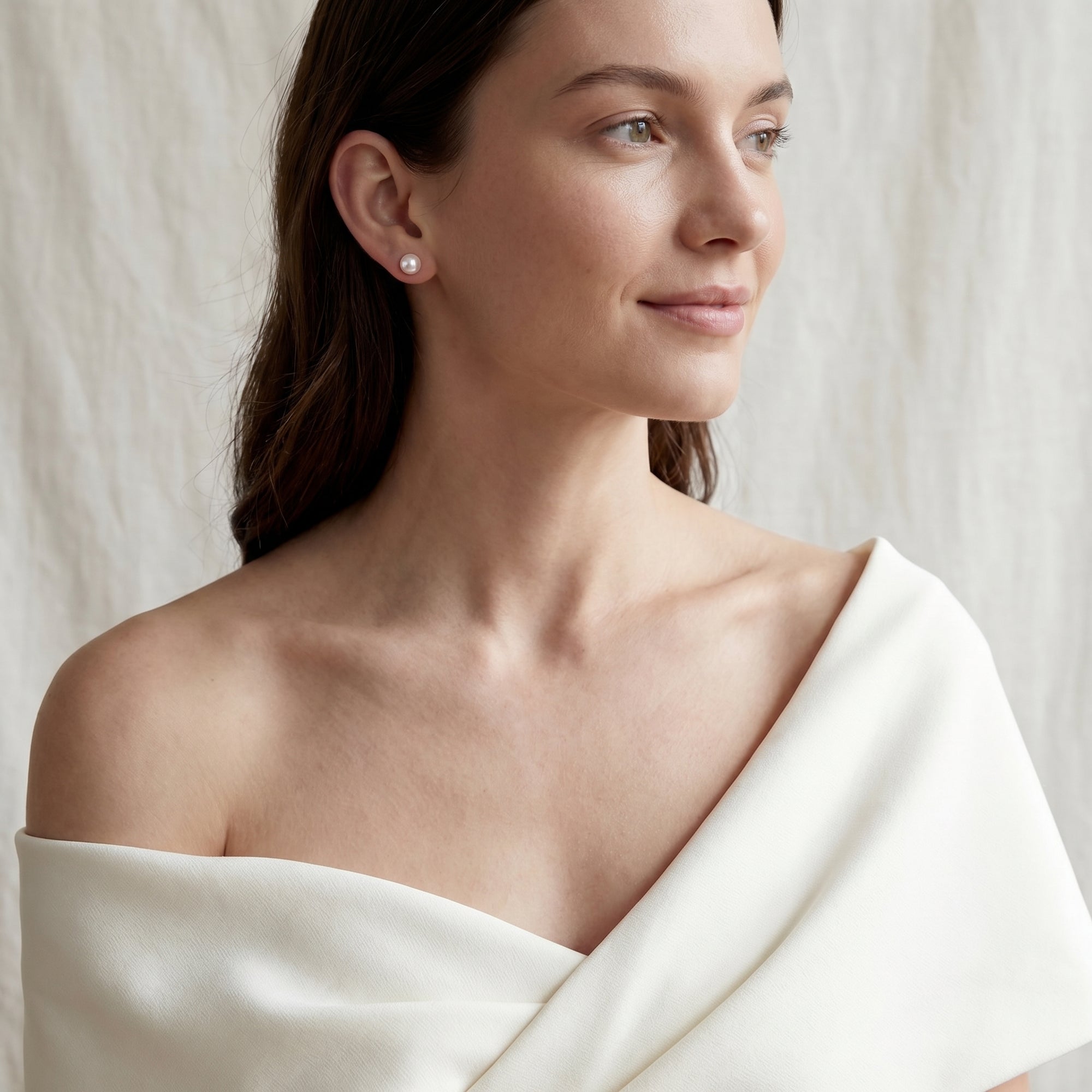 6.5-7.0mm White Akoya Round Pearl Stud Earrings