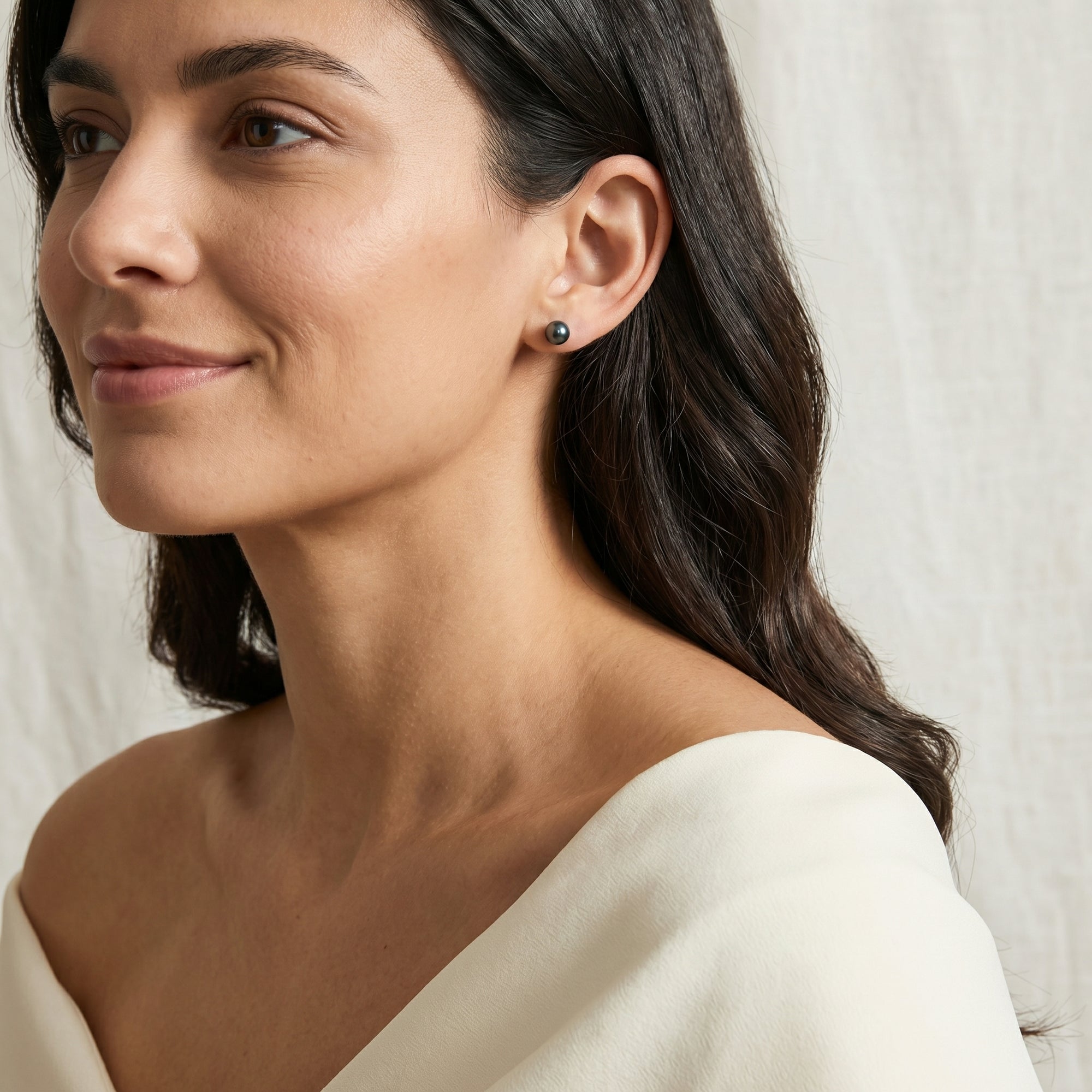 7.0-7.5mm Black Akoya Round Pearl Stud Earrings