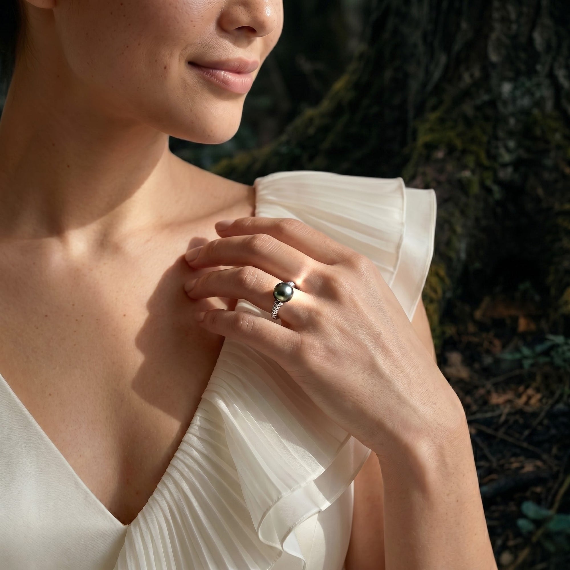 Black Tahitian Pearl Echo Solitaire Ring