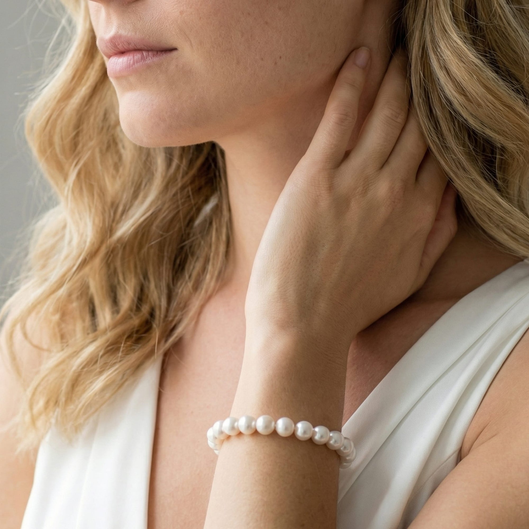 White Japanese Hanadama Akoya Pearl Bracelet, 9.0-9.5mm