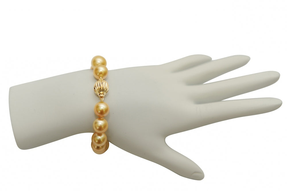 10-11mm Golden South Sea Pearl Bracelet - Model Image