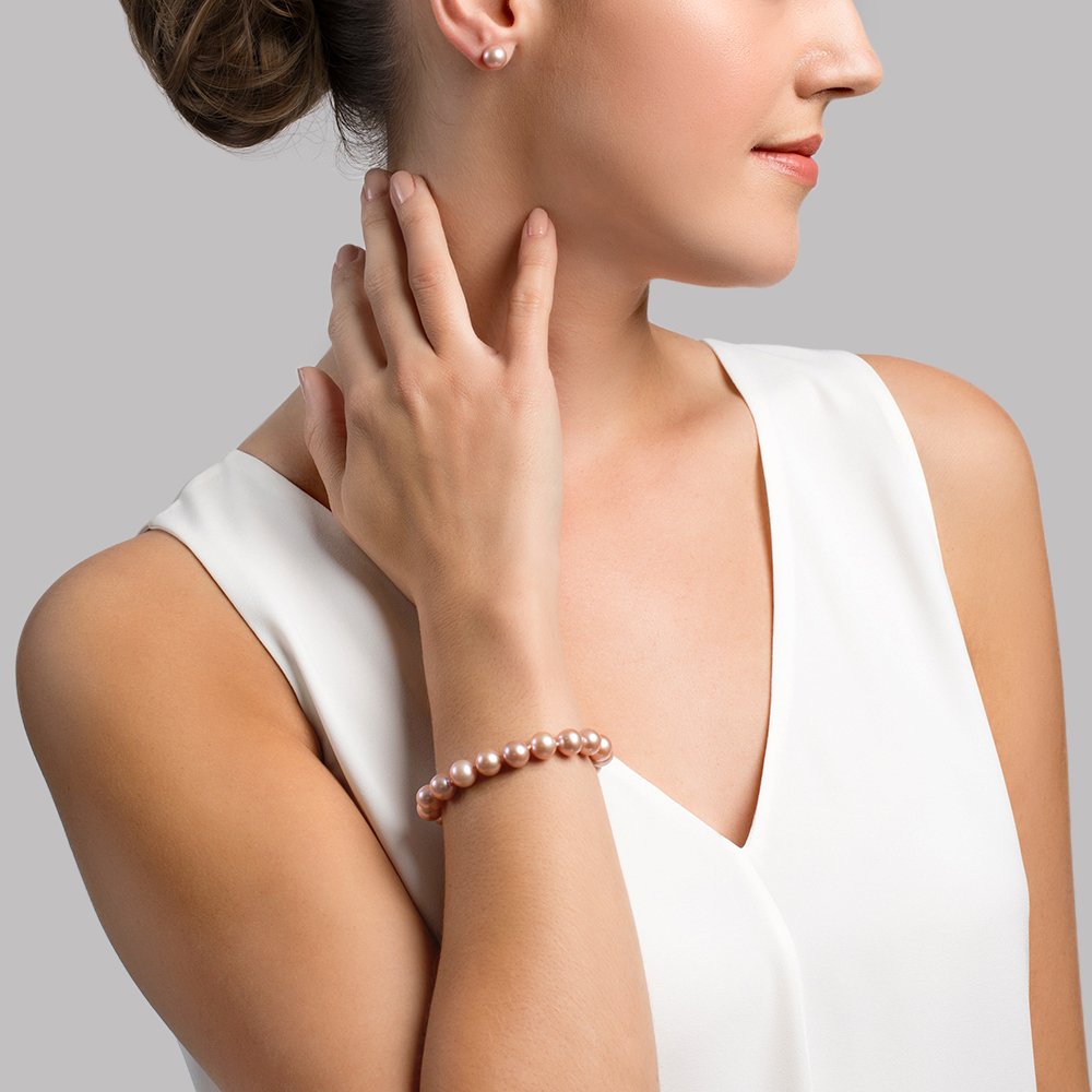 8.5-9.5mm Pink Freshwater Pearl Bracelet - AAAA Quality - Model Image