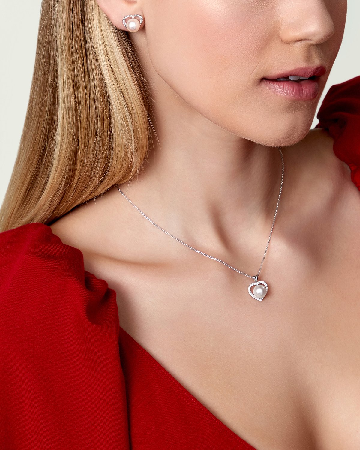 White South Sea Pearl & Diamond Amour Pendant - Model Image